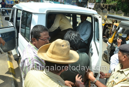 Yettinahole project protest 1